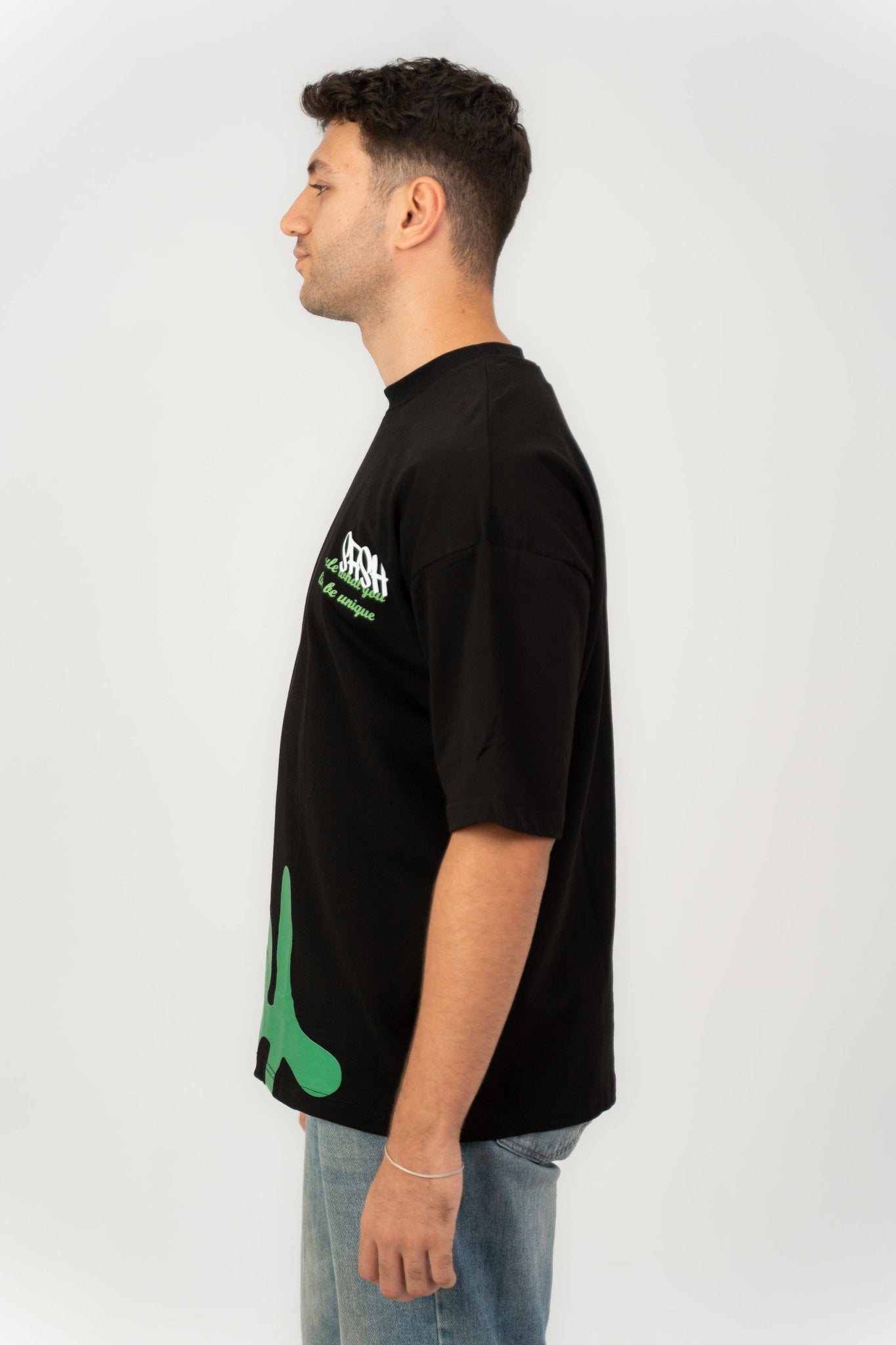 Green grafitii | Oversized T-Shirt by Sash - Clothing